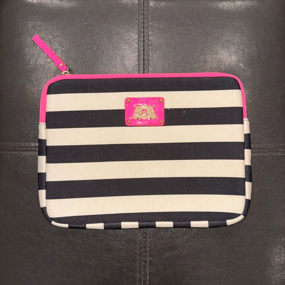 JUICY COUTURE IPAD CASE